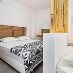 Golden Chrisi Akti (Paros)