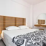 Golden Chrisi Akti (Paros)