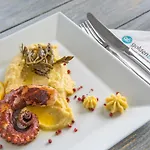 Golden فندق كريس أكتي