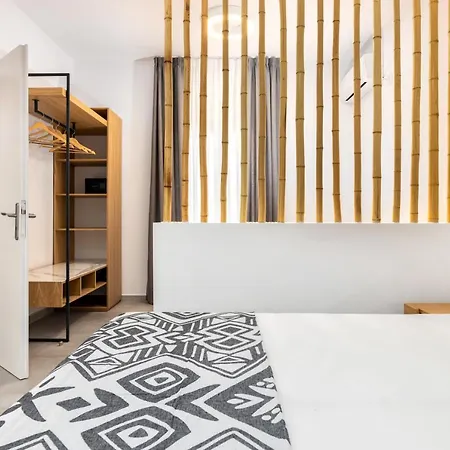 Golden Chrisi Akti (Paros)