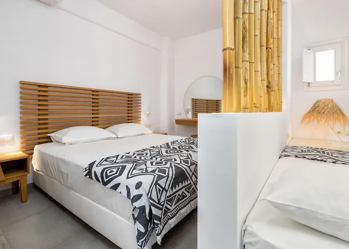 Golden Chrisi Akti (Paros)